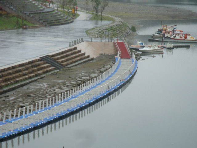 碧潭边"浮不起的阿桥"